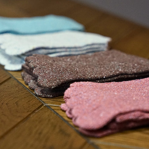 うるおいシルク5本指靴下(23-25cm )